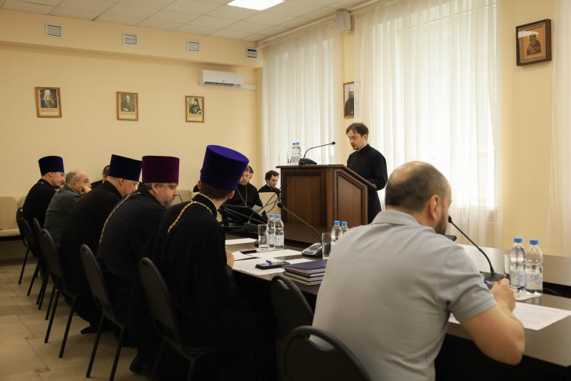 Магистранты пастырского факультета Воронежской духовной семинарии впервые защитили выпускные работы