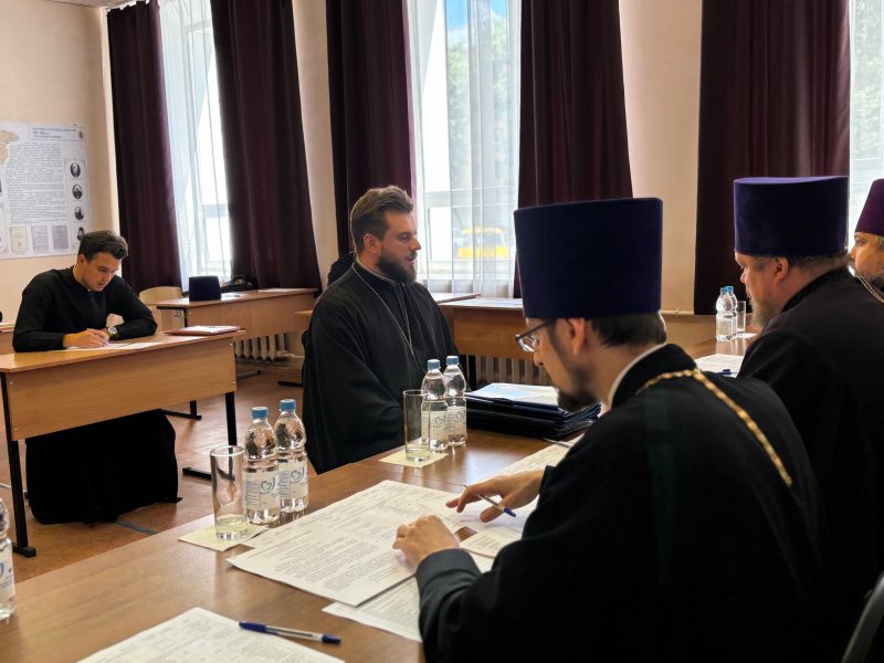 В Воронежской духовной семинарии прошли вступительные испытания в магистратуру