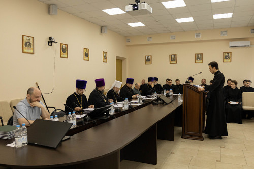 В Воронежской духовной семинарии состоялась защита выпускных квалификационных работ выпускников бакалавриата 