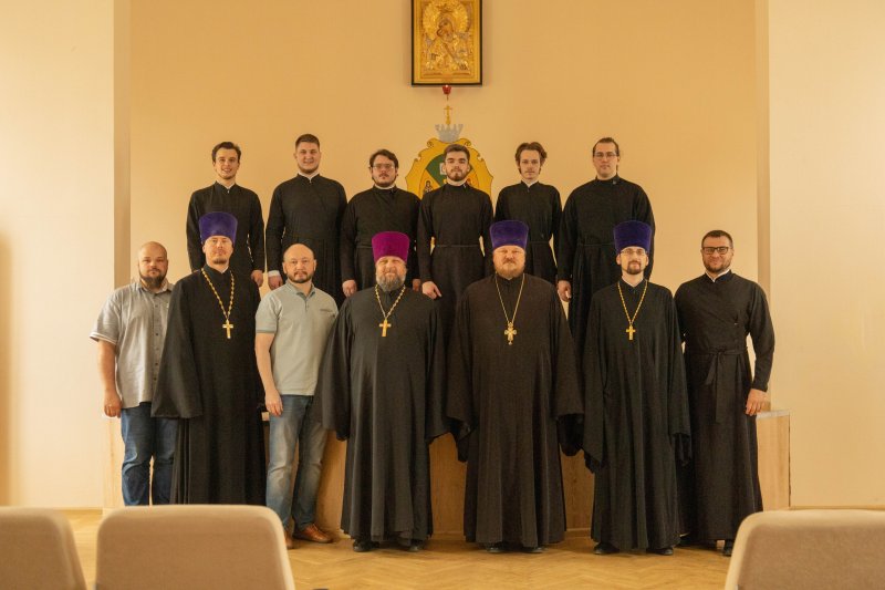 В Воронежской духовной семинарии состоялся итоговый междисциплинарный экзамен для выпускников пастырского факультета