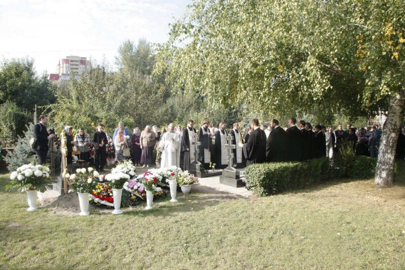 В 40-й день по кончине новопреставленного игумена Иннокентия (Никифорова) в Успенском семинарском храме была совершена панихида
