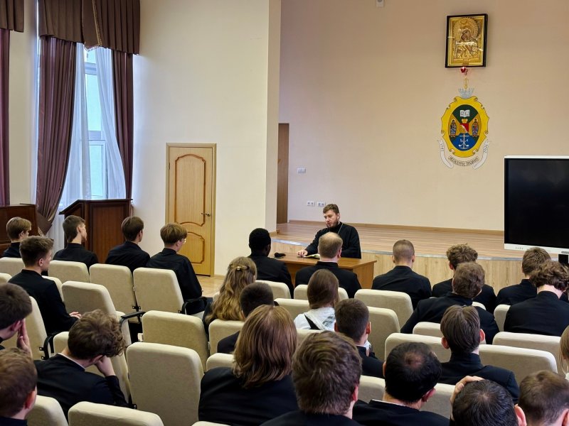 В Воронежской духовной семинарии прошла беседа, приуроченная ко Дню трезвости
