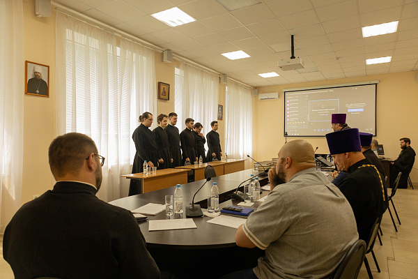 В Воронежской духовной семинарии состоялся итоговый междисциплинарный экзамен для выпускников пастырского факультета