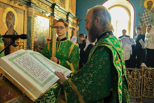 Богослужение в день памяти преставления прп. Сергия, игумена Радонежского, чудотворца