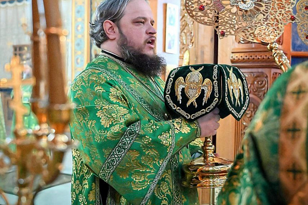 Божественная литургия в день памяти преподобноисповедника Сергия (Сребрянского) состоялась в Благовещенском кафедральном соборе
