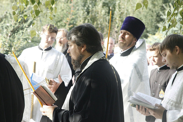 В 40-й день по кончине новопреставленного игумена Иннокентия (Никифорова) в Успенском семинарском храме была совершена панихида