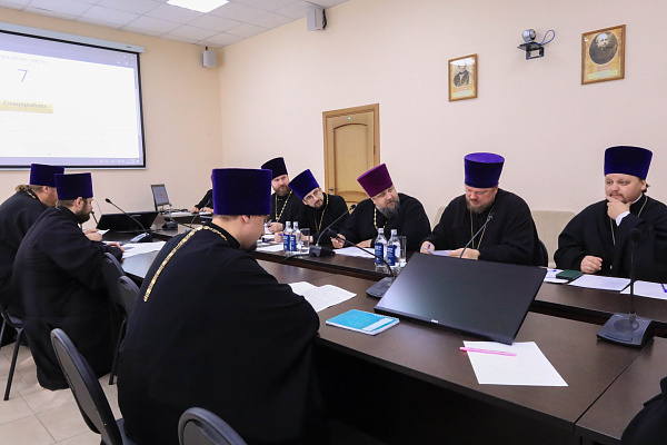В Воронежской духовной семинарии прошла итоговая аттестация слушателей курсов повышения квалификации священнослужителей