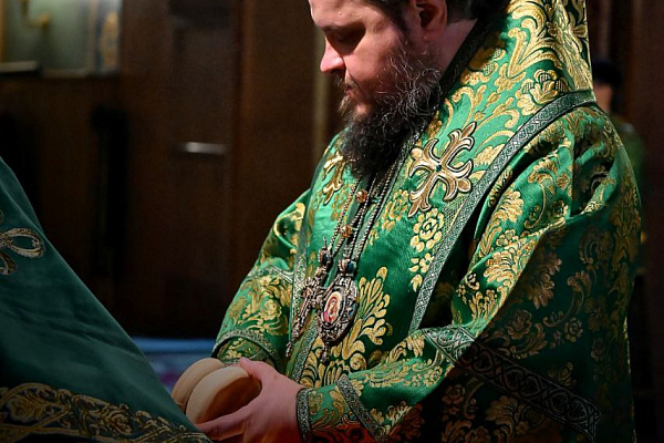 Божественная литургия в день памяти преподобноисповедника Сергия (Сребрянского) состоялась в Благовещенском кафедральном соборе