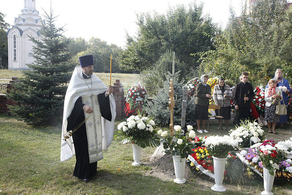В 40-й день по кончине новопреставленного игумена Иннокентия (Никифорова) в Успенском семинарском храме была совершена панихида