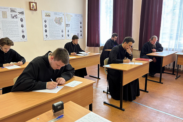 В Воронежской духовной семинарии прошли вступительные испытания в магистратуру