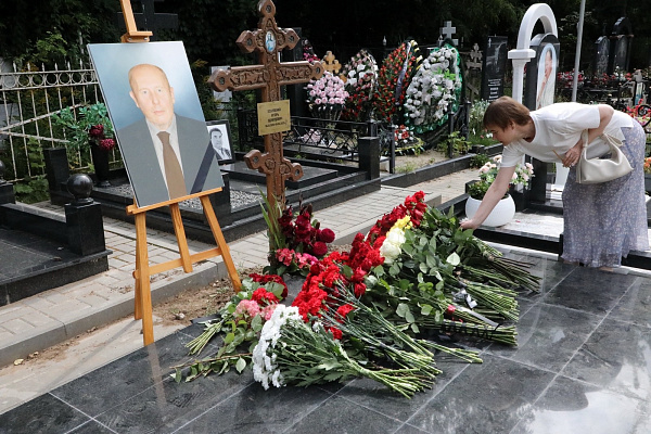 Ректор ВДС и священник ВГМУ совершили панихиду по И.Э. Есауленко