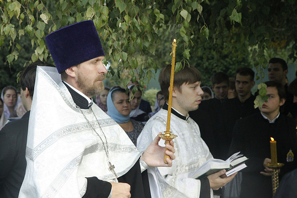 В 40-й день по кончине новопреставленного игумена Иннокентия (Никифорова) в Успенском семинарском храме была совершена панихида