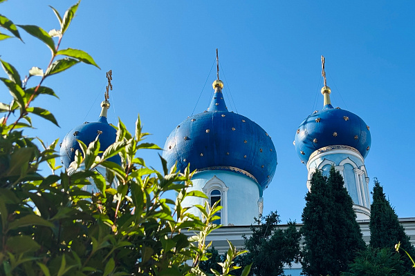 Богослужение в праздник Происхождения Честных Древ Животворящего Креста Господня