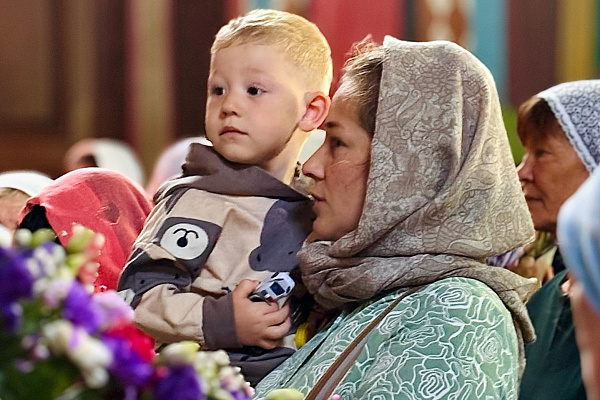 Богослужение в праздник Происхождения Честных Древ Животворящего Креста Господня