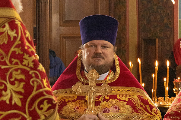 Правящий Архиерей возглавил пасхальное богослужение в Успенском семинарском храме
