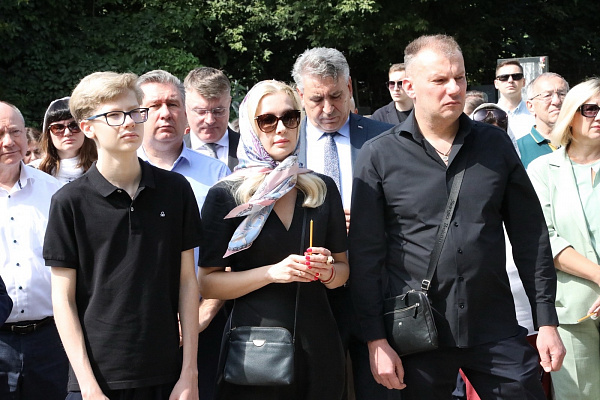 Ректор ВДС и священник ВГМУ совершили панихиду по И.Э. Есауленко