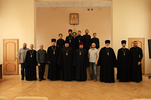 Магистранты пастырского факультета Воронежской духовной семинарии впервые защитили выпускные работы