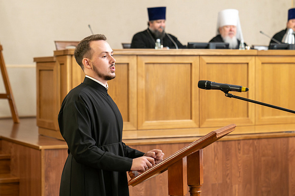 Митрополит Воронежский и Лискинский Сергий возглавил торжественный акт по случаю окончания учебного года в Воронежской духовной семинарии