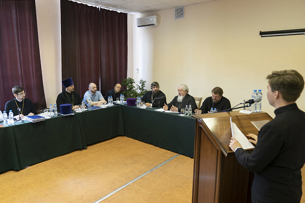 В Воронежской духовной семинарии прошла защита выпускных квалификационных работ студентов пастырского факультета