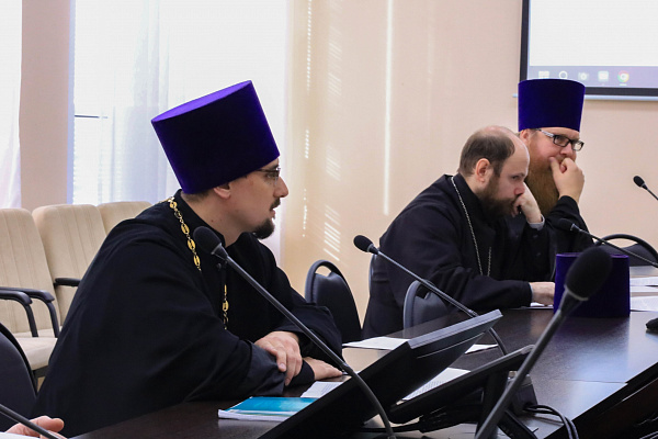 В Воронежской духовной семинарии прошла итоговая аттестация слушателей курсов повышения квалификации священнослужителей