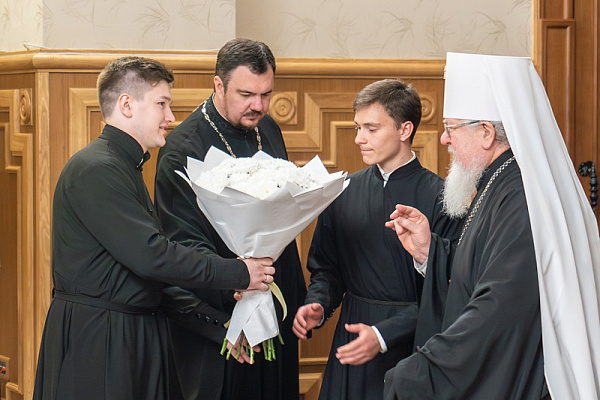 Митрополит Воронежский и Лискинский Сергий возглавил торжественный акт по случаю окончания учебного года в Воронежской духовной семинарии