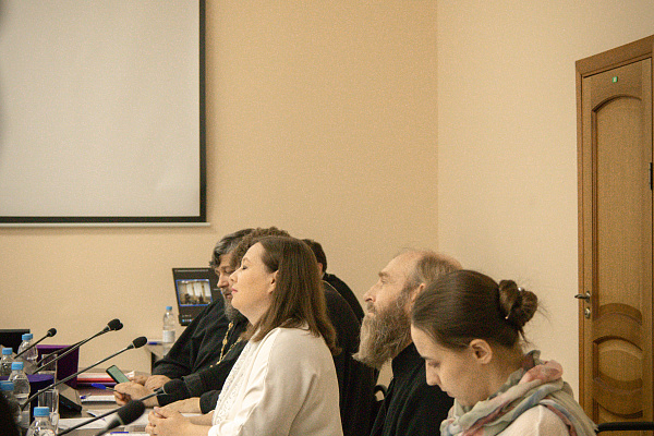 Выпускной комплексный экзамен воспитанниц регентского отделения прошел в Воронежской духовной семинарии
